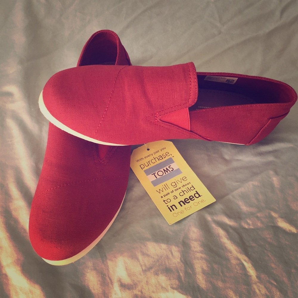 NWT! TOMS Redondo Red Oxford